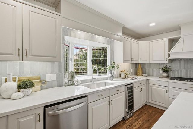 1155 Bangor St, San Diego, CA 92106