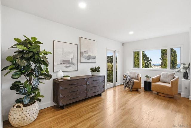 1155 Bangor St, San Diego, CA 92106