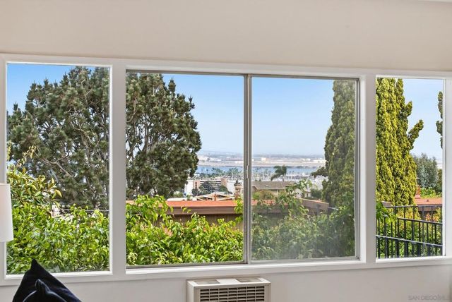 1155 Bangor St, San Diego, CA 92106