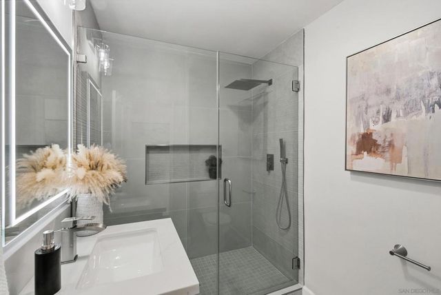 1155 Bangor St, San Diego, CA 92106