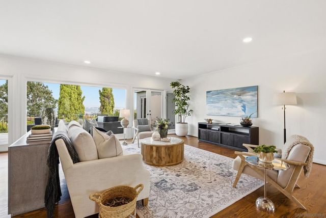 1155 Bangor St, San Diego, CA 92106