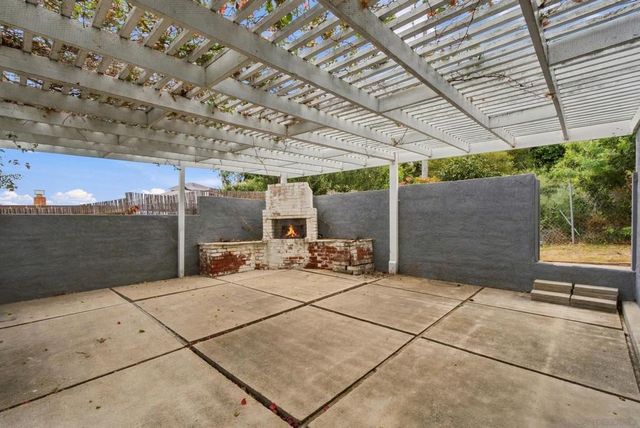 1155 Bangor St, San Diego, CA 92106