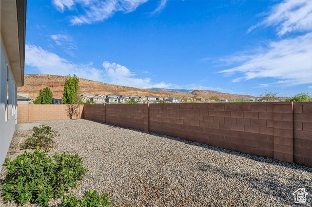 2997 E BEARTRAP DR, Washington, UT 84780