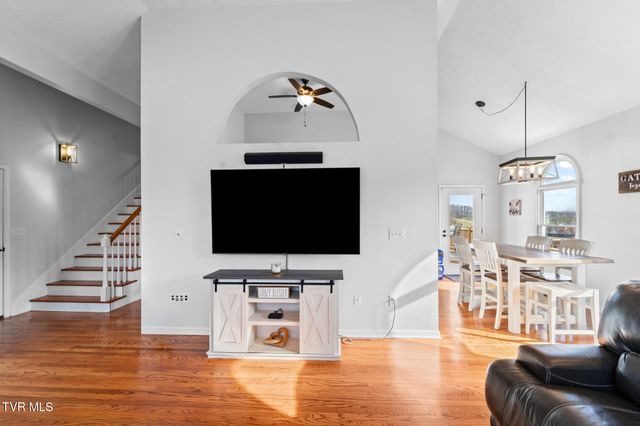 19050 Sterling Drive, Abingdon, VA 24211