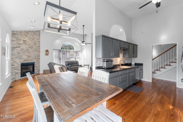 19050 Sterling Drive, Abingdon, VA 24211