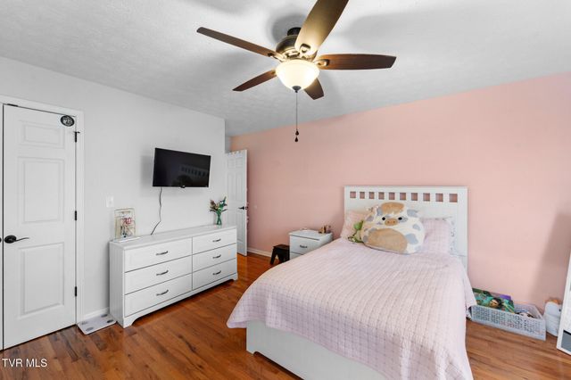 19050 Sterling Drive, Abingdon, VA 24211