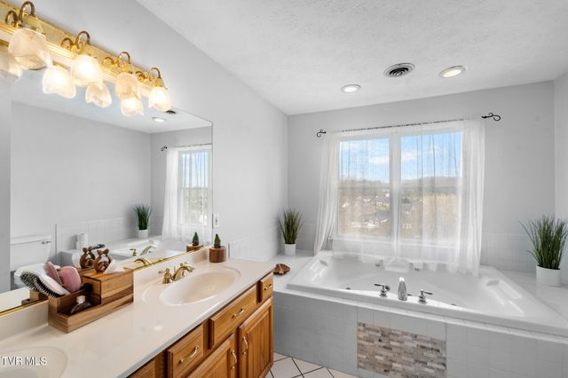 19050 Sterling Drive, Abingdon, VA 24211