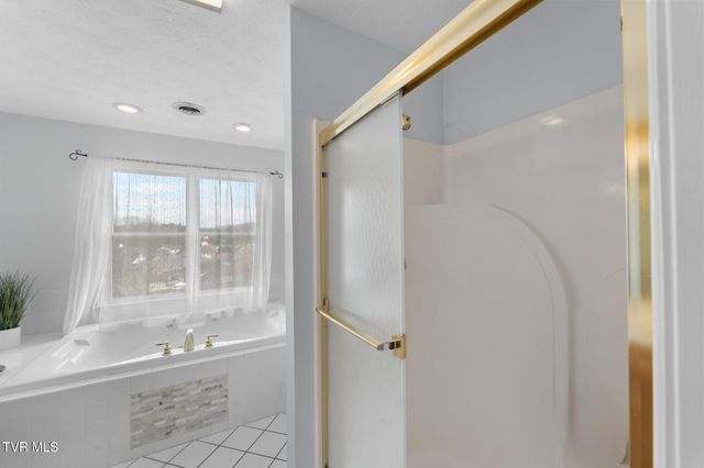 19050 Sterling Drive, Abingdon, VA 24211