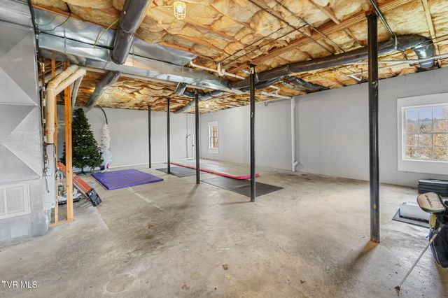 19050 Sterling Drive, Abingdon, VA 24211