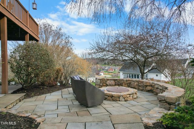 19050 Sterling Drive, Abingdon, VA 24211