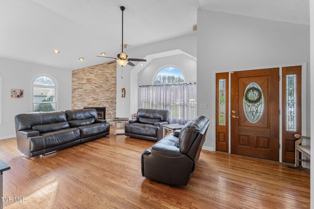 19050 Sterling Drive, Abingdon, VA 24211