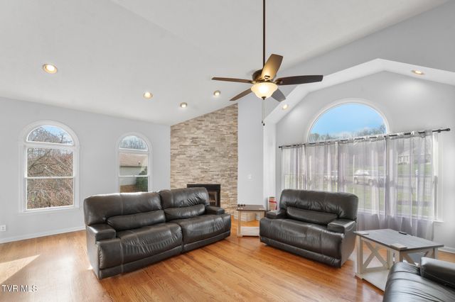 19050 Sterling Drive, Abingdon, VA 24211