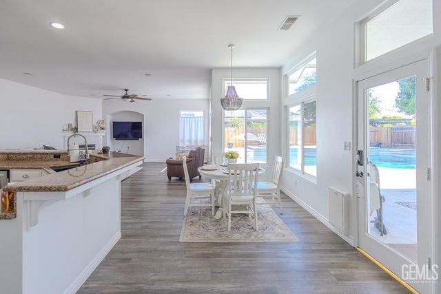 14146 Searspoint Avenue, Bakersfield, CA 93314