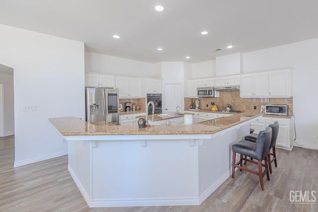 14146 Searspoint Avenue, Bakersfield, CA 93314