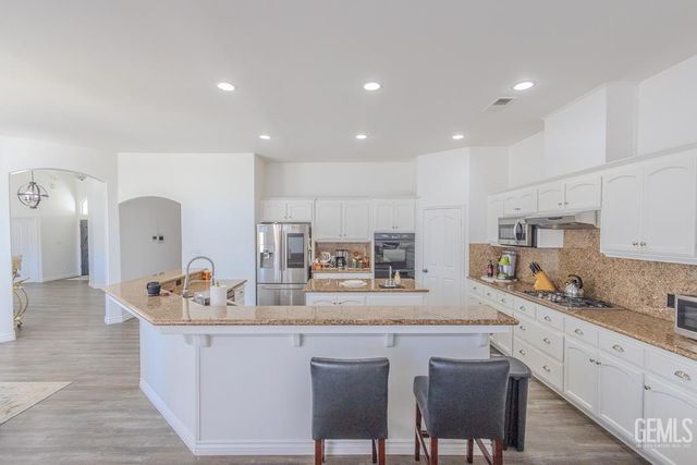 14146 Searspoint Avenue, Bakersfield, CA 93314