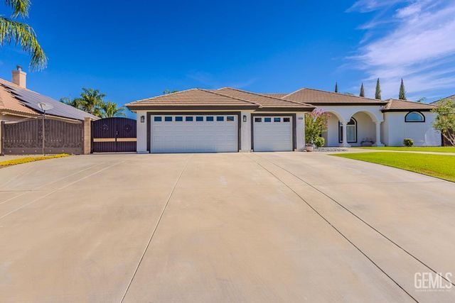 14146 Searspoint Avenue, Bakersfield, CA 93314
