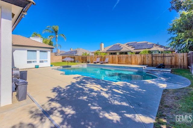 14146 Searspoint Avenue, Bakersfield, CA 93314