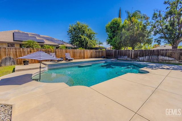 14146 Searspoint Avenue, Bakersfield, CA 93314
