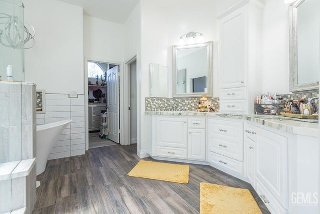 14146 Searspoint Avenue, Bakersfield, CA 93314