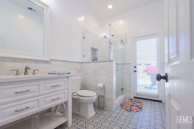 14146 Searspoint Avenue, Bakersfield, CA 93314