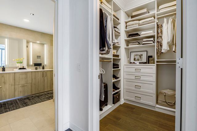 211 N Harbor Drive 2503, Chicago, IL 60601