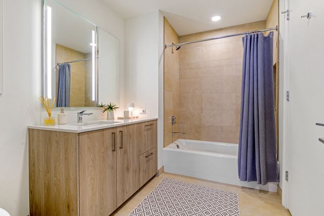 211 N Harbor Drive 2503, Chicago, IL 60601