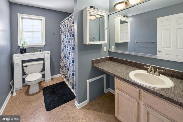 33 SALISBURY WAY, Logan Twp, NJ 08085