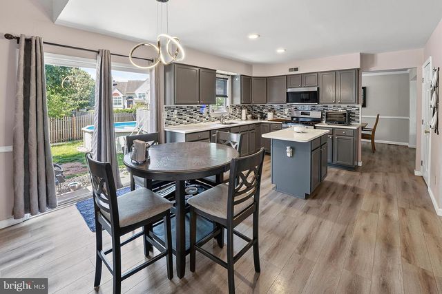 33 SALISBURY WAY, Logan Twp, NJ 08085