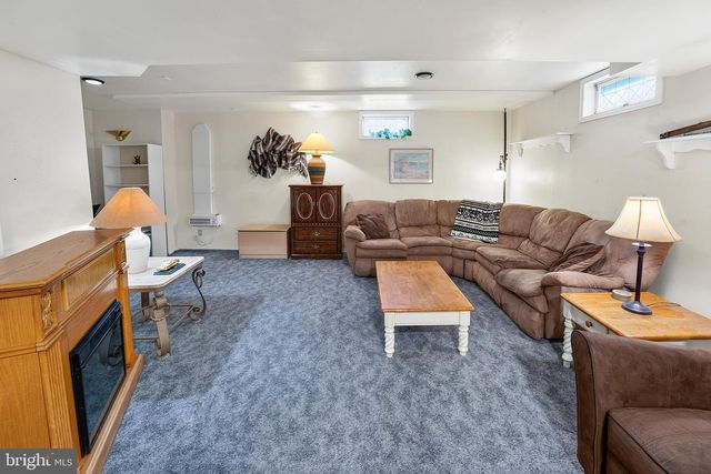33 SALISBURY WAY, Logan Twp, NJ 08085