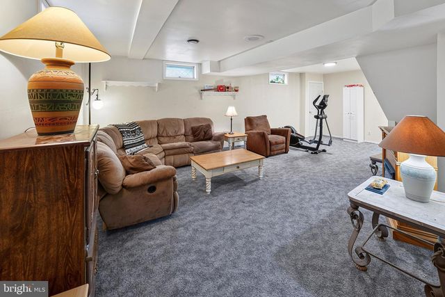 33 SALISBURY WAY, Logan Twp, NJ 08085