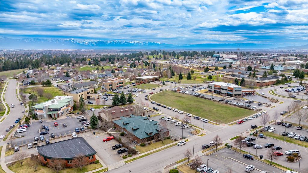 195 Commons Loop, Kalispell, MT 59901 photo 3