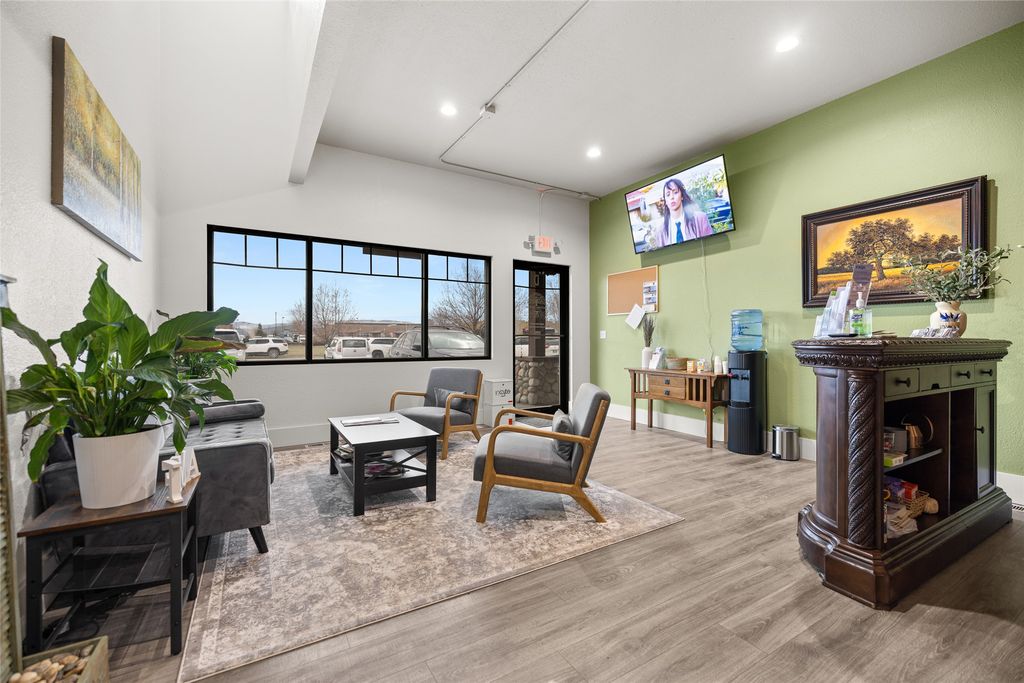 195 Commons Loop, Kalispell, MT 59901 photo 34