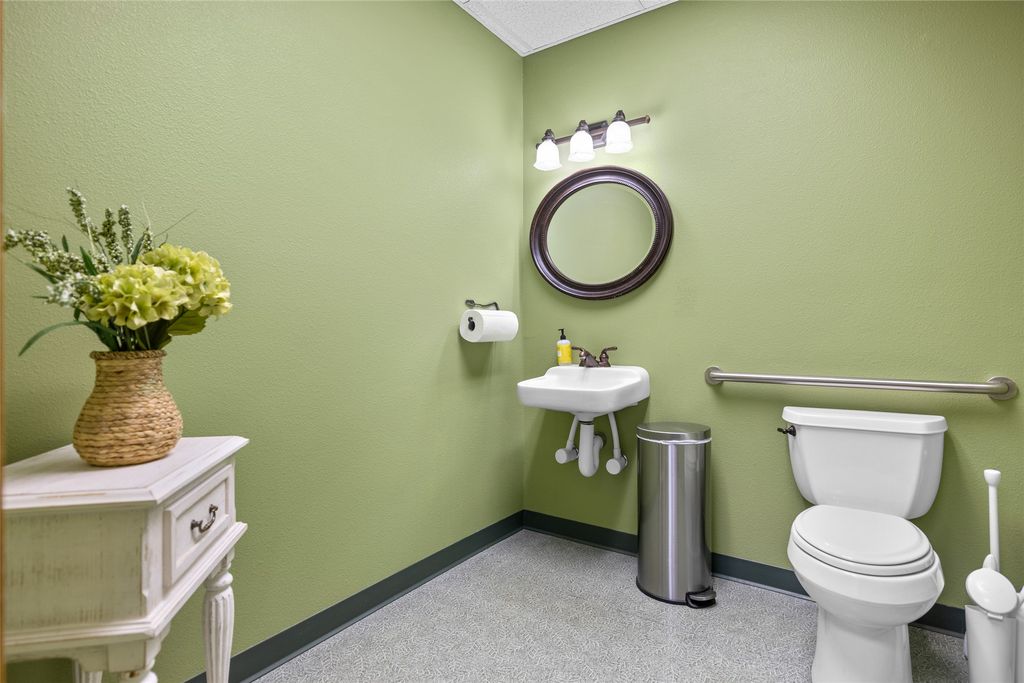 195 Commons Loop, Kalispell, MT 59901 photo 41