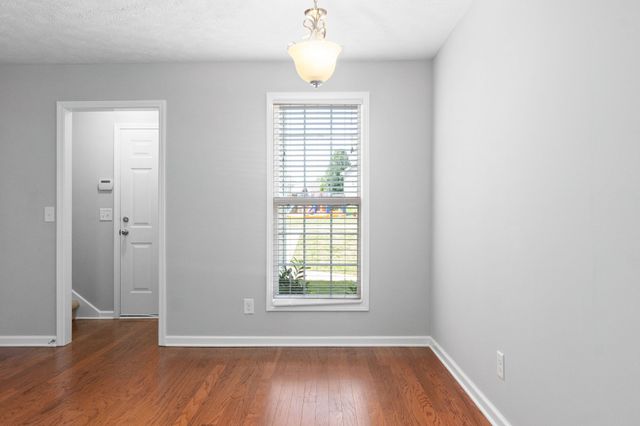 3519 Oak Creek Dr, Clarksville, TN 37040