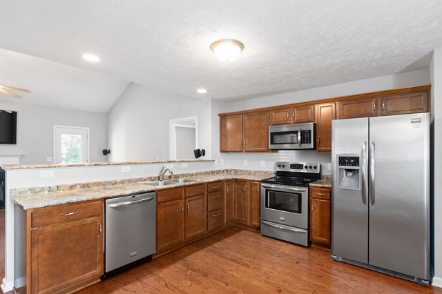 3519 Oak Creek Dr, Clarksville, TN 37040