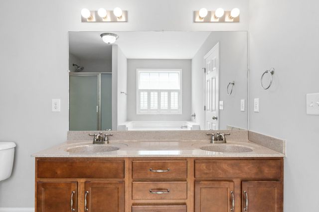 3519 Oak Creek Dr, Clarksville, TN 37040