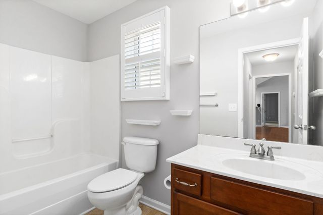 3519 Oak Creek Dr, Clarksville, TN 37040