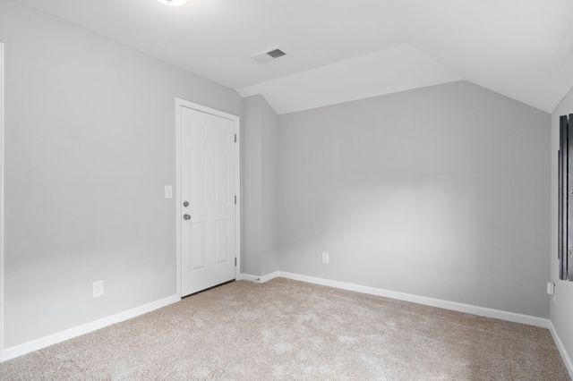 3519 Oak Creek Dr, Clarksville, TN 37040