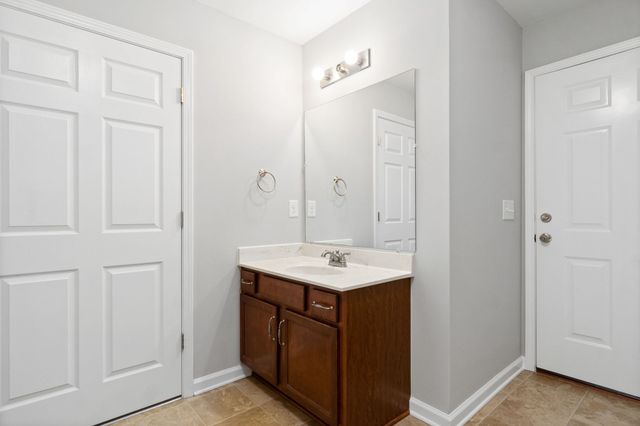 3519 Oak Creek Dr, Clarksville, TN 37040