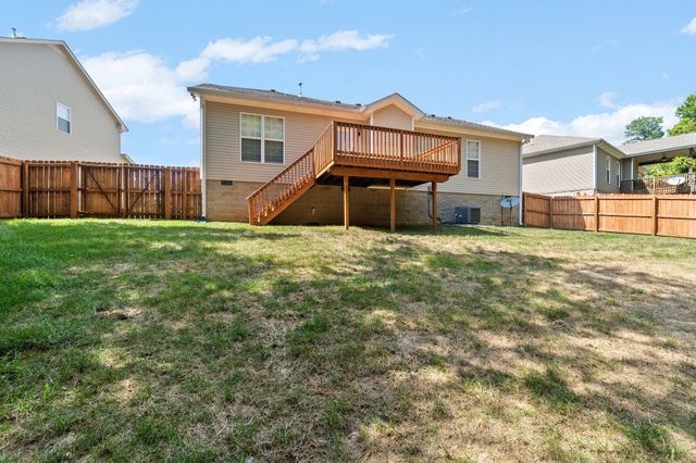 3519 Oak Creek Dr, Clarksville, TN 37040