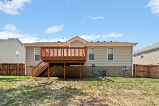 3519 Oak Creek Dr, Clarksville, TN 37040