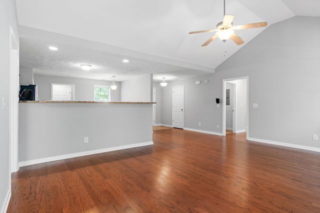 3519 Oak Creek Dr, Clarksville, TN 37040