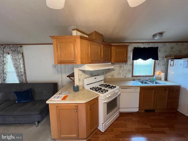 94 GINWOOD LANE, Baltimore, MD 21221