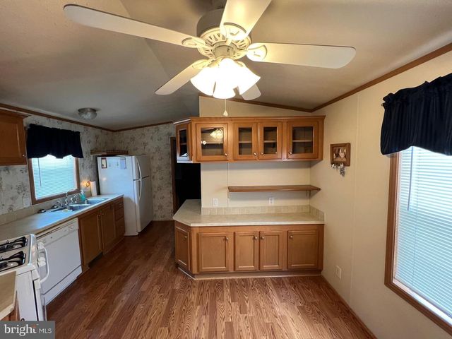 94 GINWOOD LANE, Baltimore, MD 21221