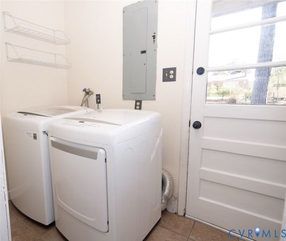 8203 Colebrook Rd, Henrico, VA 23227