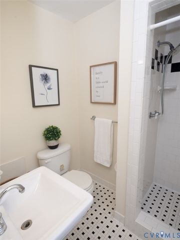 8203 Colebrook Rd, Henrico, VA 23227