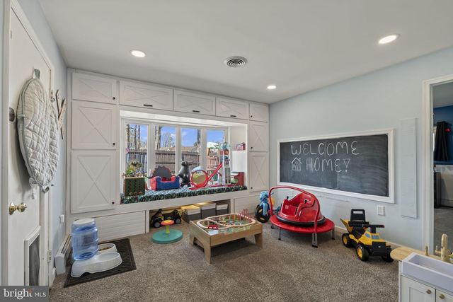 17 GUN RD, Levittown, PA 19057