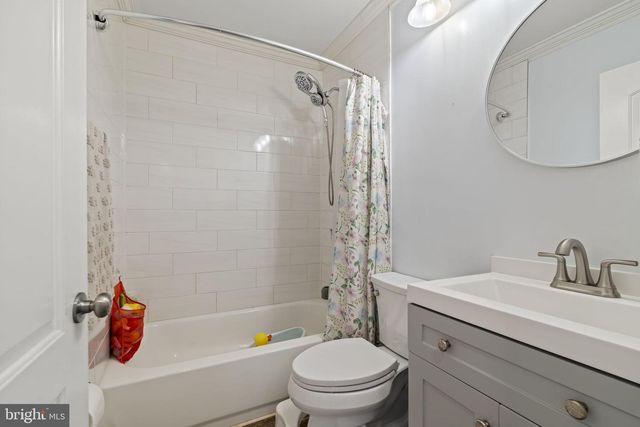 17 GUN RD, Levittown, PA 19057