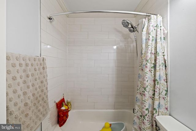 17 GUN RD, Levittown, PA 19057