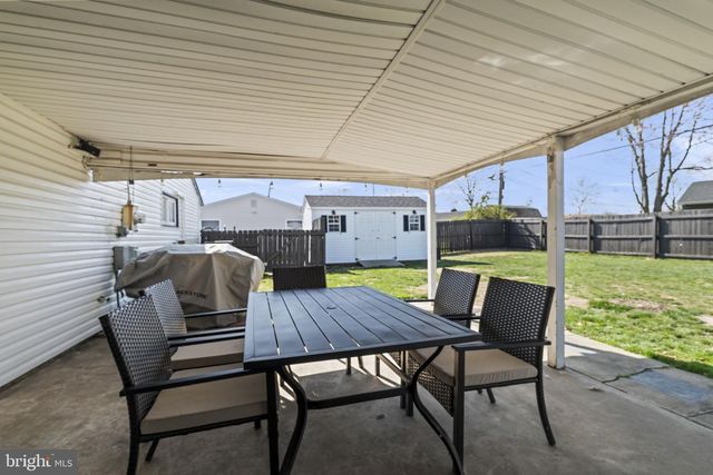 17 GUN RD, Levittown, PA 19057